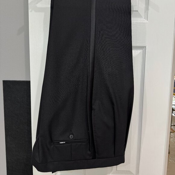 Tuxedo  Double Breasted  Joseph A Bank Brand New With Labels - Picture 5 of 7